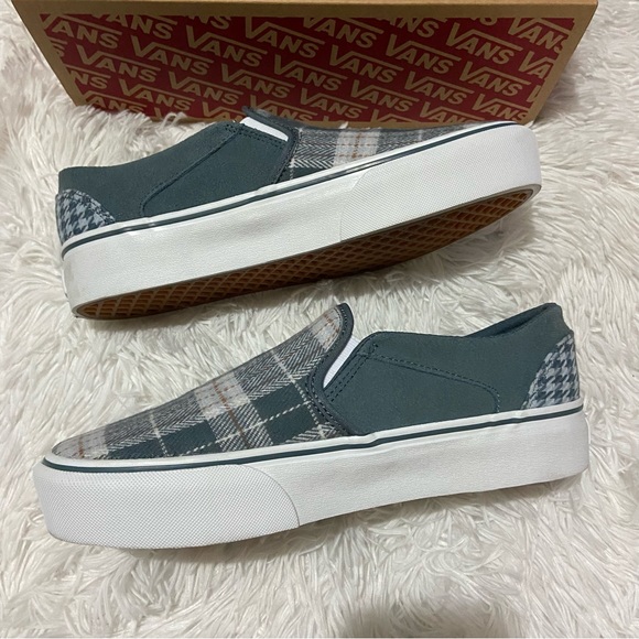💫SOLD💫NWT Platform Slip on Vans - Picture 2 of 8